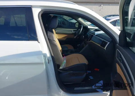 2022 Volkswagen Atlas Cross Sport 3.6L V6 Sel Premium R-Line z USA, uszkodzony, nr VIN 1V2FE2CA3NC205960